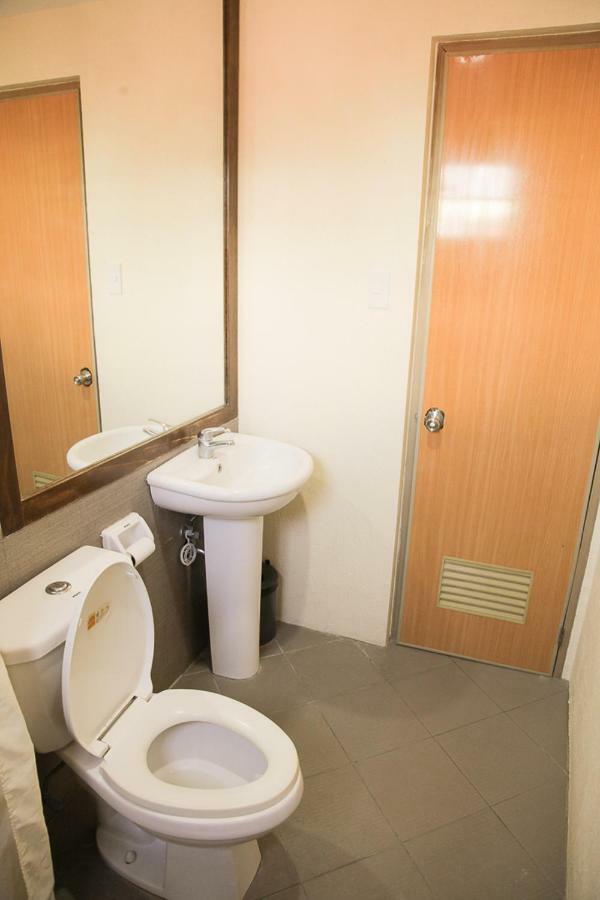 Optimum Pension House Dumaguete City Bagian luar foto